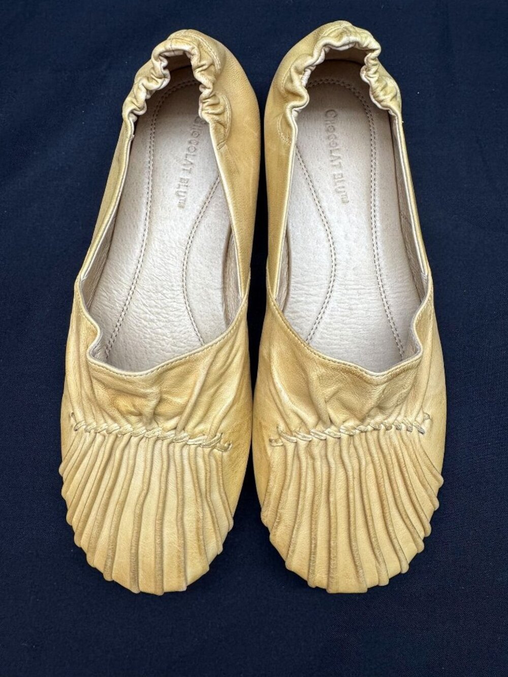 Chocolat Blu Leather Flats Mustard Marigold Yellow Pleated Toe Women's Size 8 - Picture 2 of 9